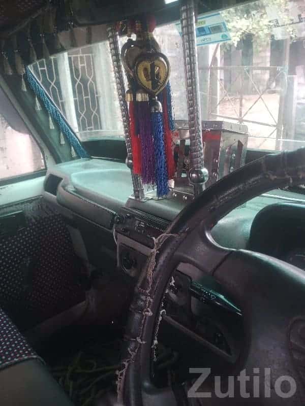 2015 Used Car Interior, 3rd Owner 2015 Used Car Interior, 3rd Owner