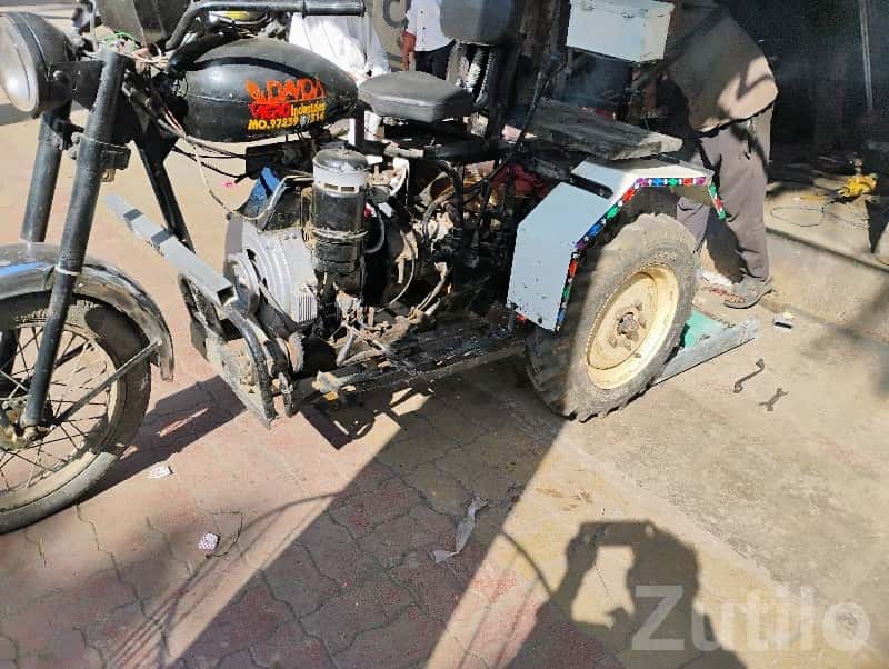 Used 3-Year-Old Utility Loader Vehicle Used 3-Year-Old Utility Loader Vehicle