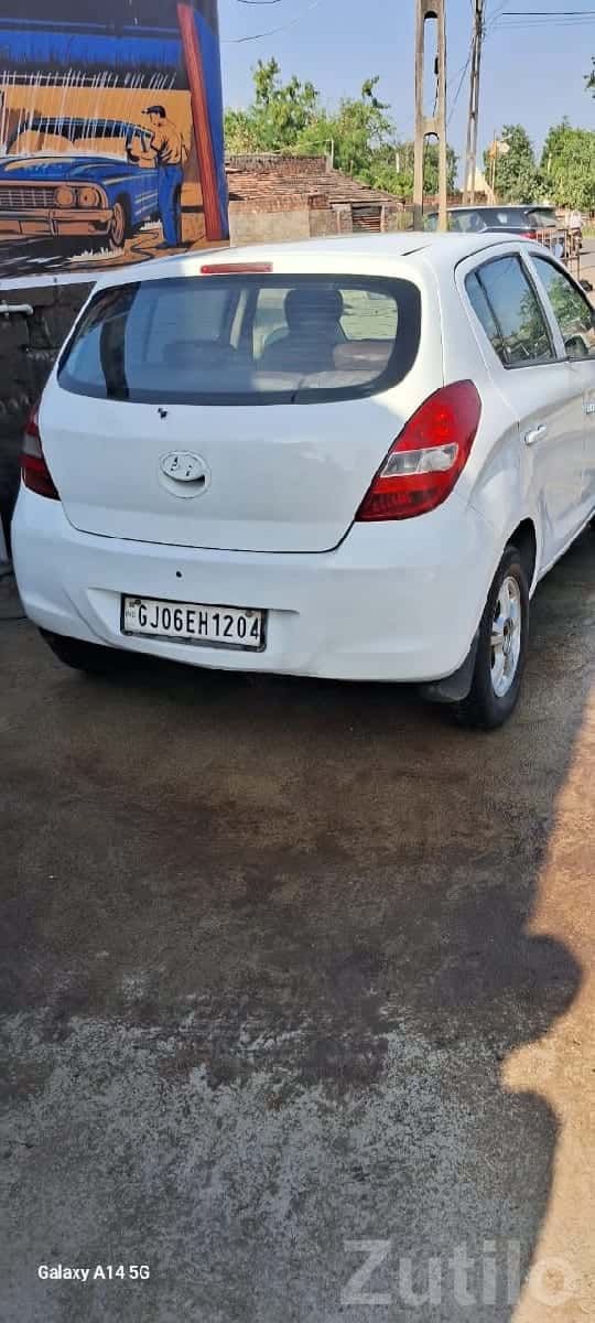 Hyundai i20 2011 White Diesel for Sale Hyundai i20 2011 White Diesel for Sale