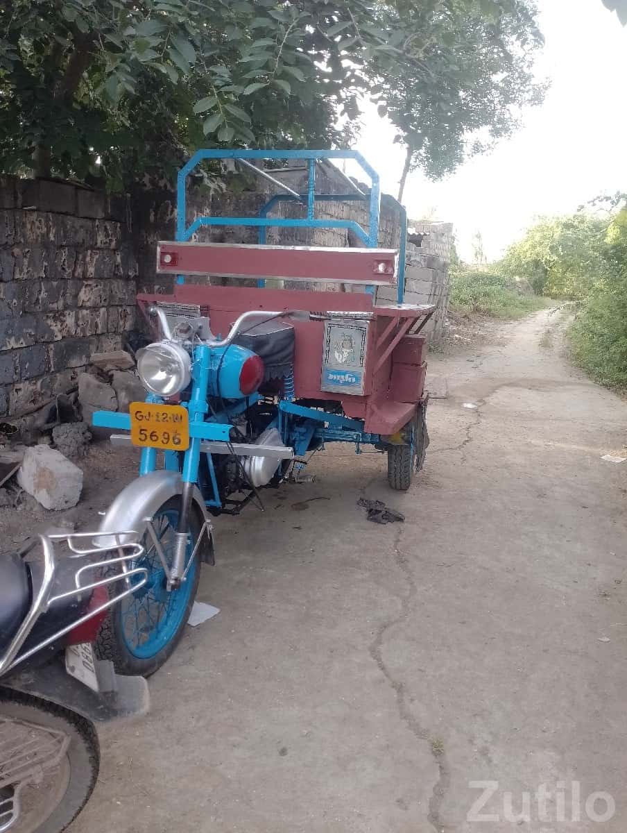 Used Cargo Three Wheeler 7.5 HP 2002 Used Cargo Three Wheeler 7.5 HP 2002