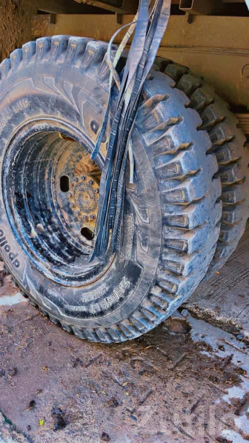 Apollo 750x16 Lug Truck Tyre for Sale Apollo 750x16 Lug Truck Tyre for Sale