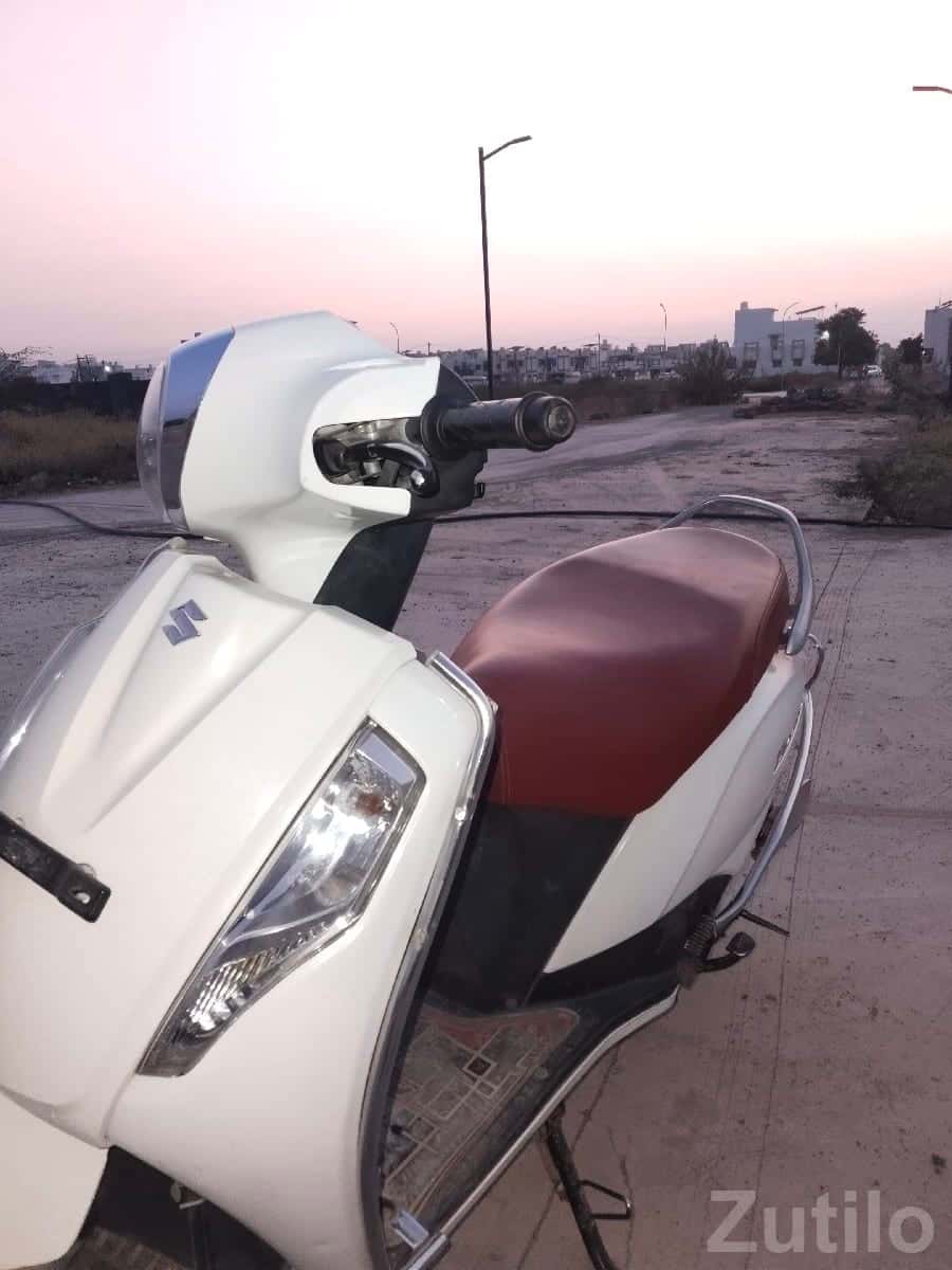 Suzuki Access 125 White 2022 Scooter Suzuki Access 125 White 2022 Scooter