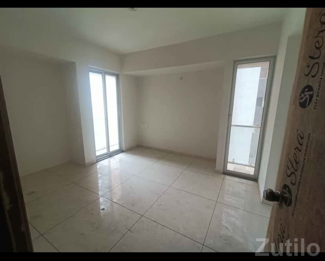 2 bhk flat માધાપર સર્કલ પાસે 2 bhk flat માધાપર સર્કલ પાસે