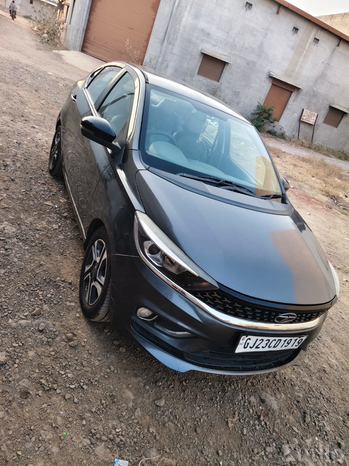 Tata tiaggio Tata tiaggio