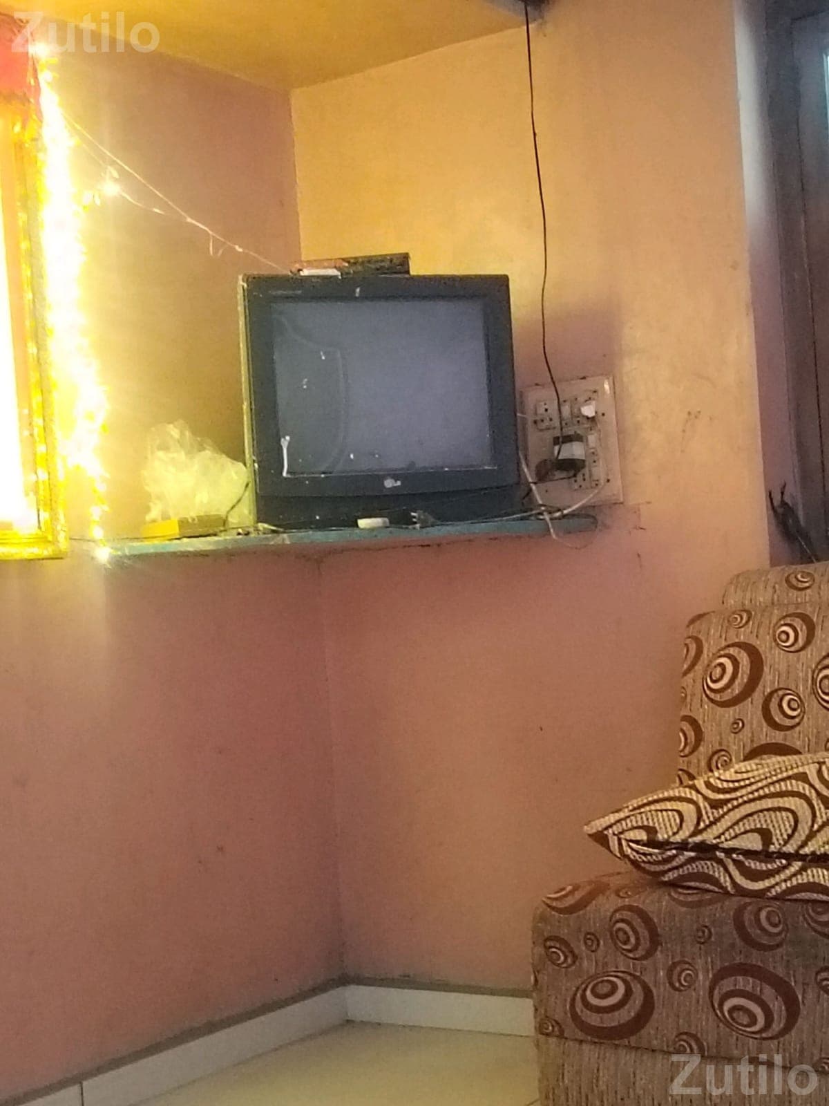 Old LG CRT TV in Working Condition Old LG CRT TV in Working Condition