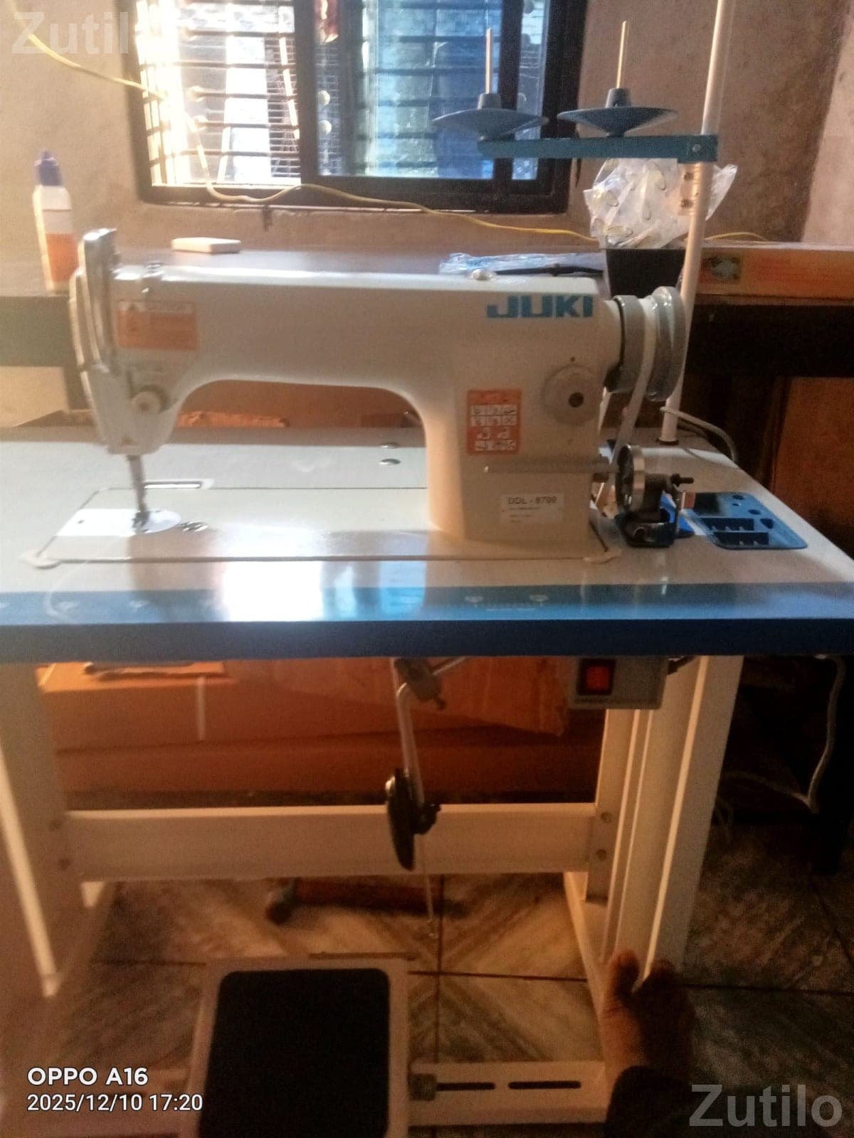 Juki Industrial Sewing Machine with Table Juki Industrial Sewing Machine with Table