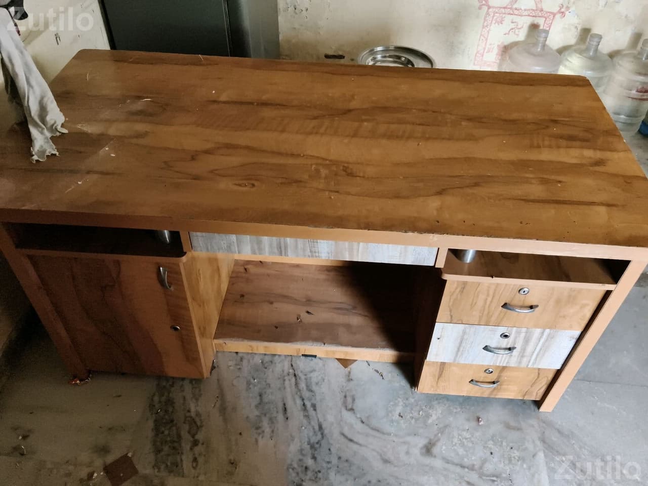 Wooden Shop Counter Table with Drawers Wooden Shop Counter Table with Drawers