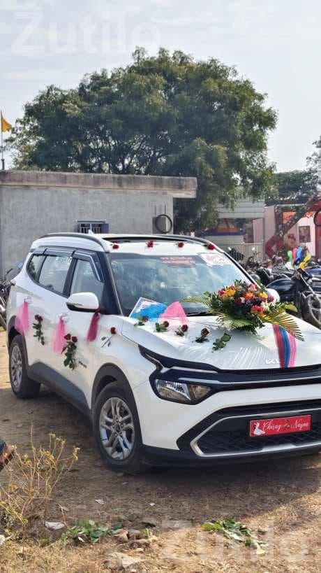 7 Seater Car on Rent for Tours and Weddings 7 Seater Car on Rent for Tours and Weddings