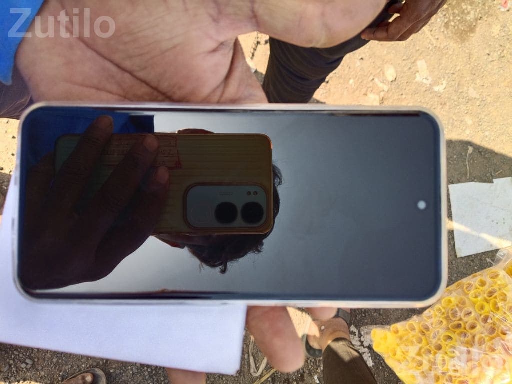 Smartphone for Sale with Punch Hole Display Smartphone for Sale with Punch Hole Display