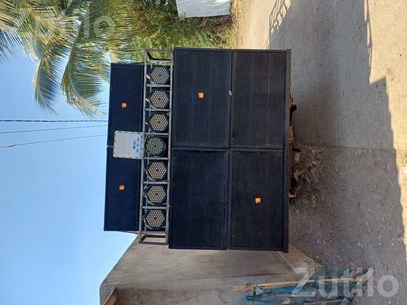 Complete DJ Sound Setup with Speakers and Mixer Complete DJ Sound Setup with Speakers and Mixer