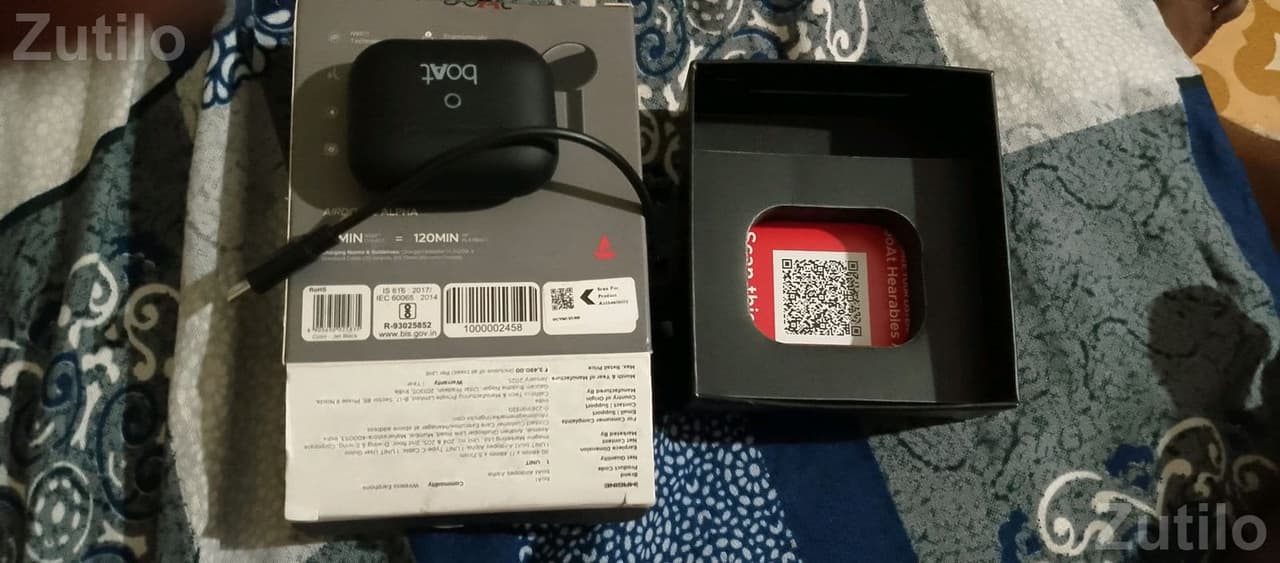 boAt Wireless Earbuds with Charging Case boAt Wireless Earbuds with Charging Case