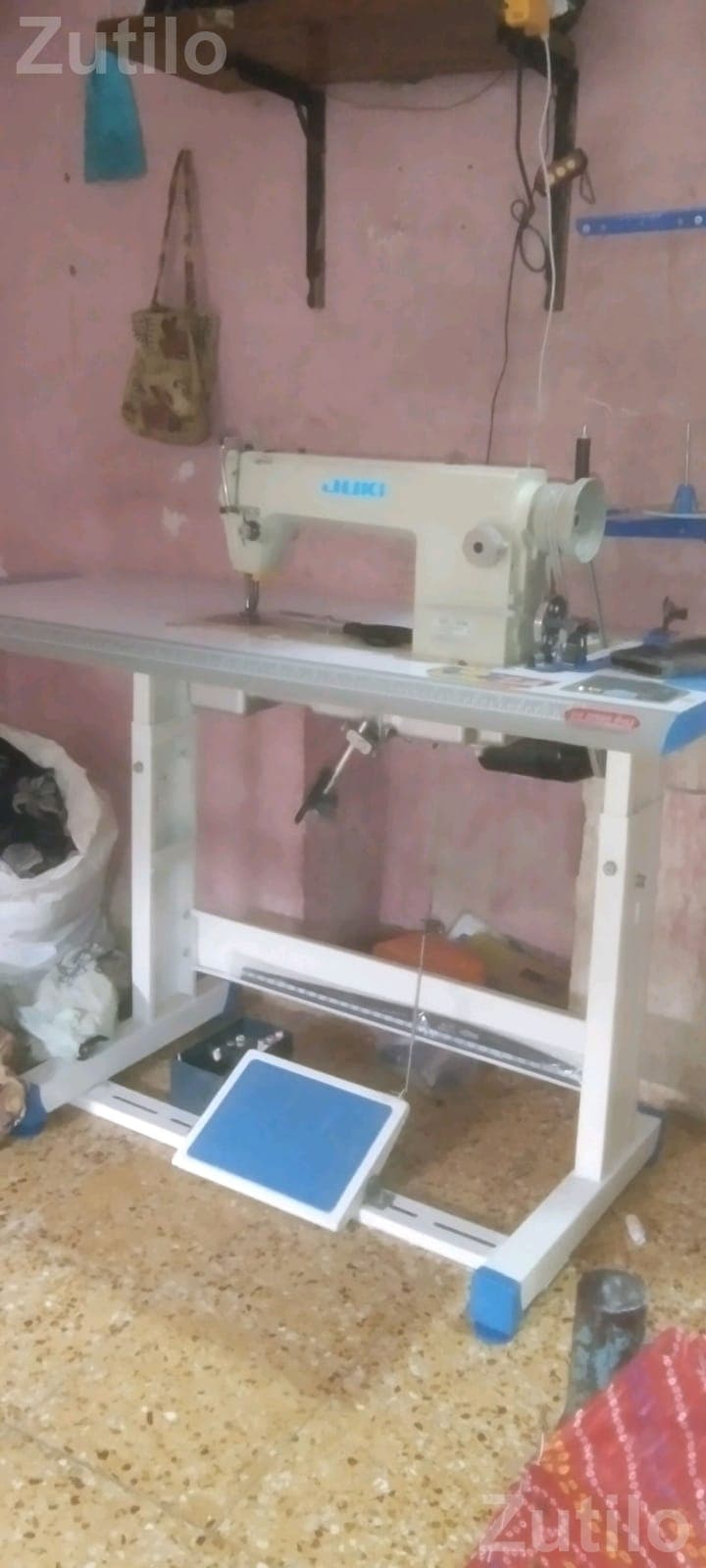 Juki Industrial Sewing Machine with Motor Juki Industrial Sewing Machine with Motor