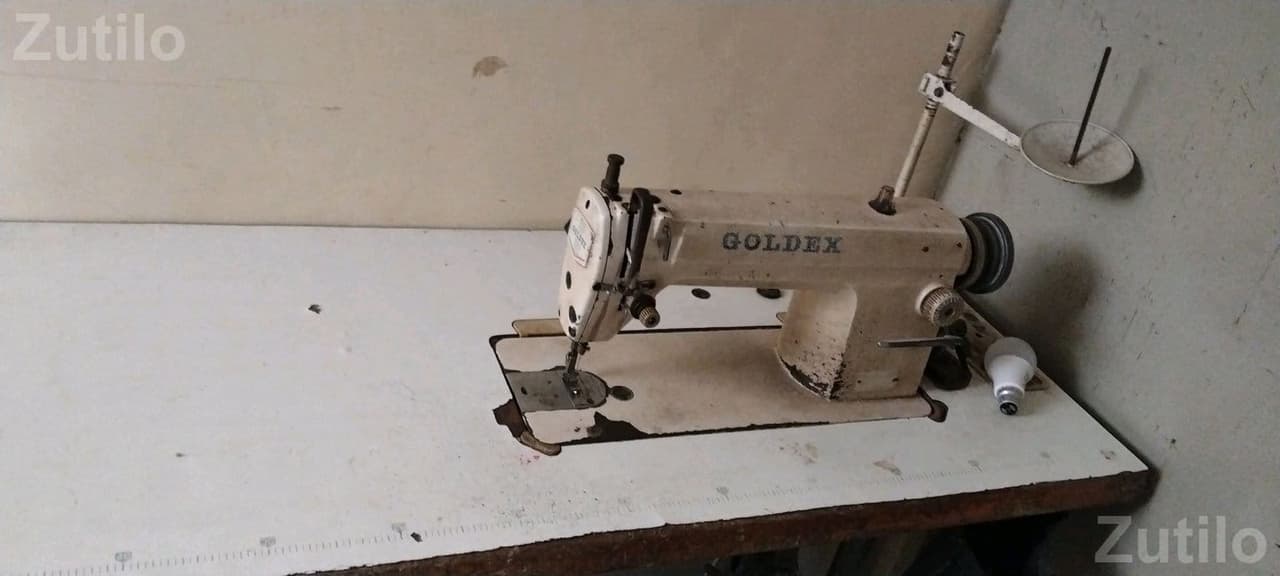 Goldex Sewing Machine with Table Goldex Sewing Machine with Table