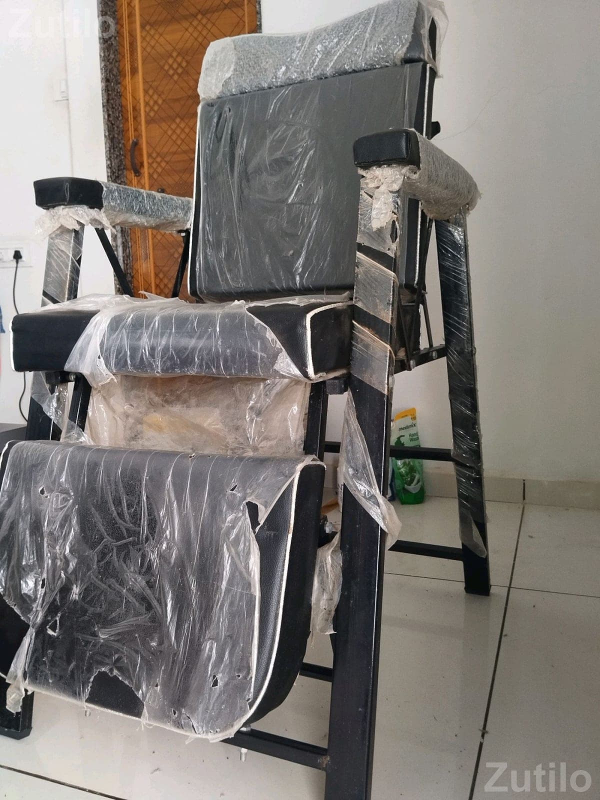 Beauty Parlour Chair with Footrest Beauty Parlour Chair with Footrest