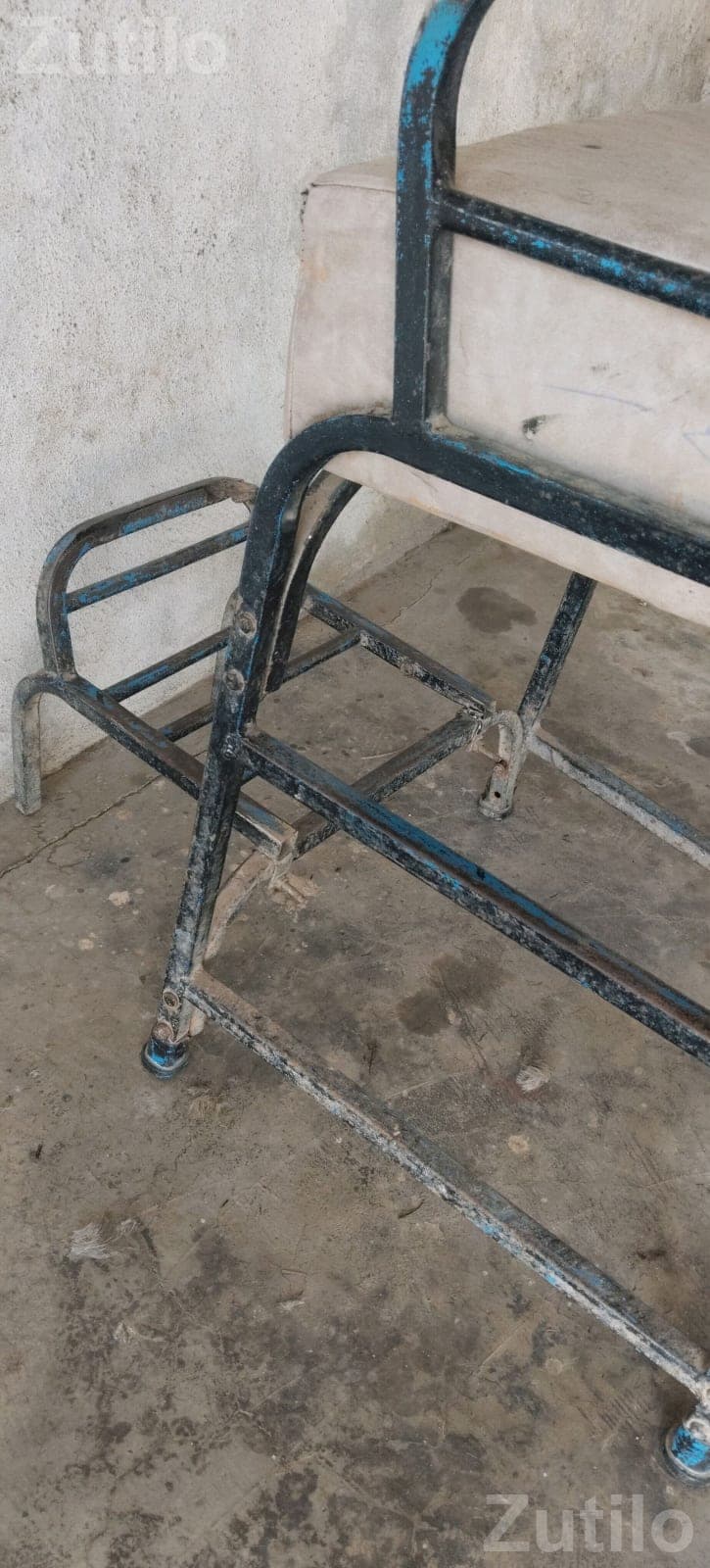 Metal Office Chair with Cushion Seat Metal Office Chair with Cushion Seat