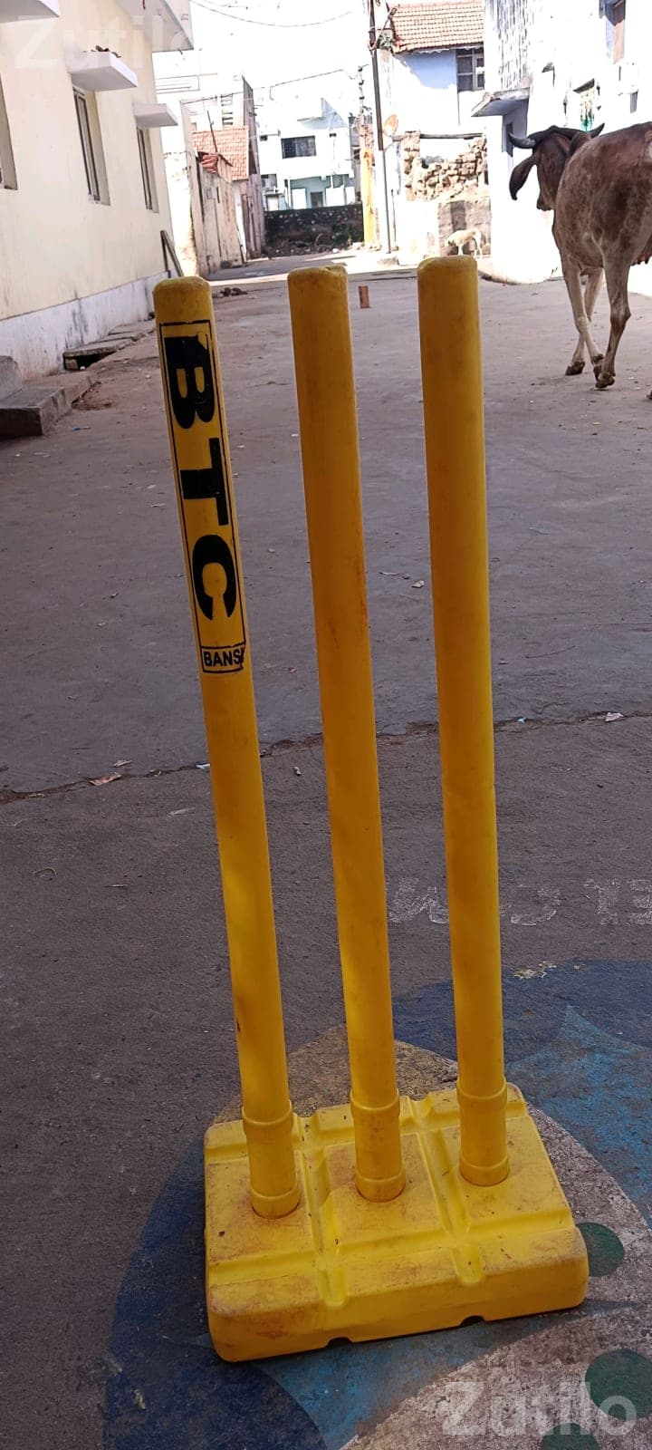 Plastic Cricket Wicket Stumps Set Plastic Cricket Wicket Stumps Set