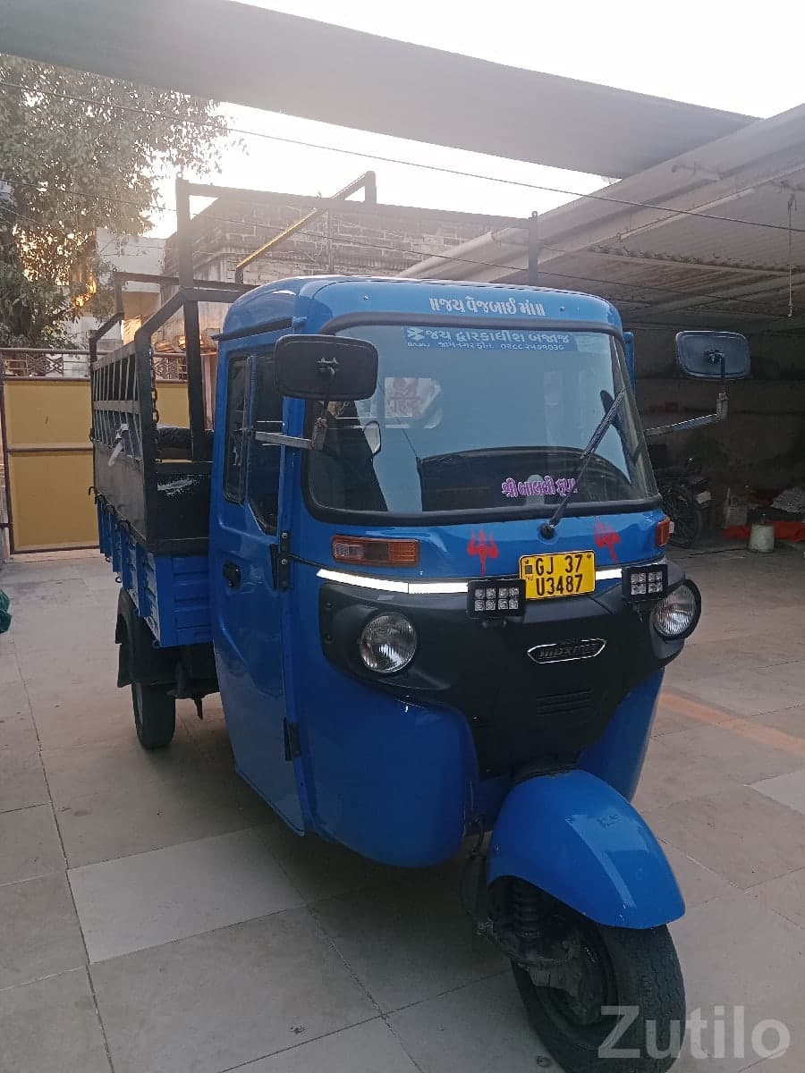 Bajaj Maxima CNG auto rickshaw 2025 Bajaj Maxima CNG auto rickshaw 2025
