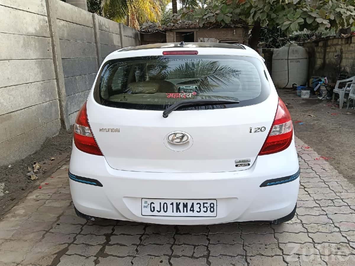 Hyundai i20 Asta CNG 2011 for Sale Hyundai i20 Asta CNG 2011 for Sale