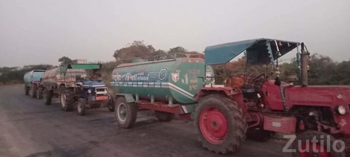 Water Tanker Tractor on Rent Water Tanker Tractor on Rent