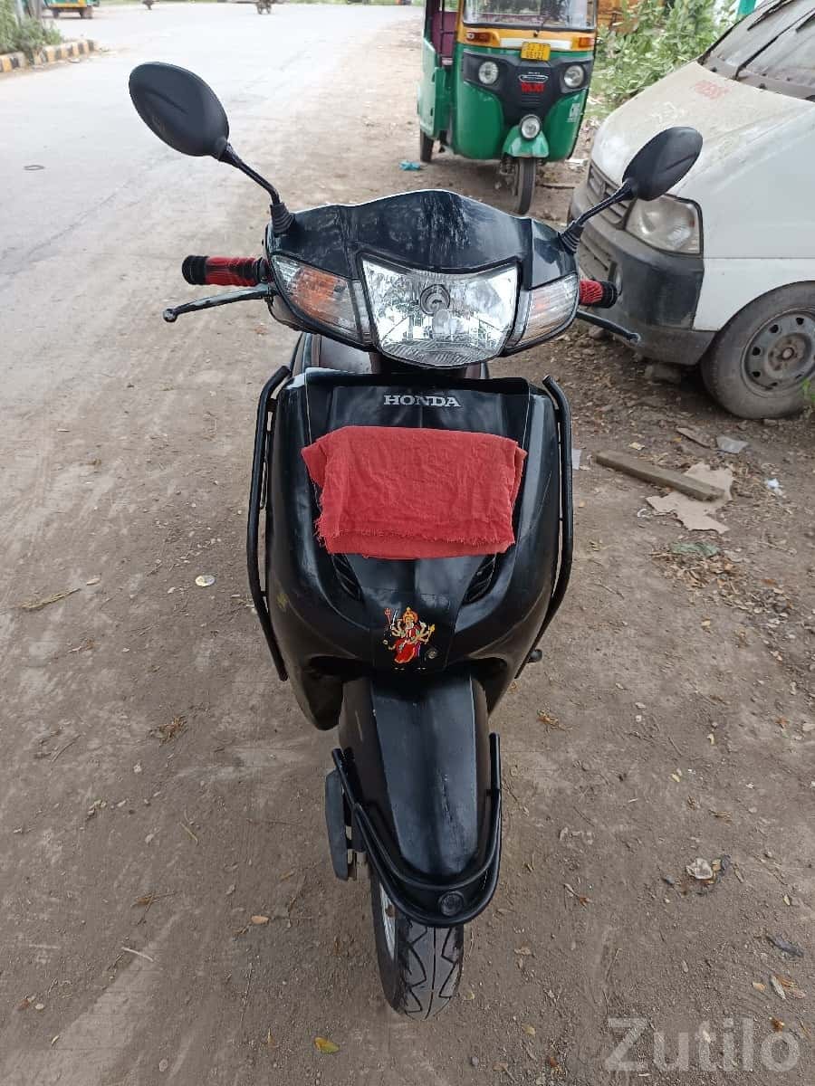 Honda Activa Scooter 2013 Model Black Honda Activa Scooter 2013 Model Black