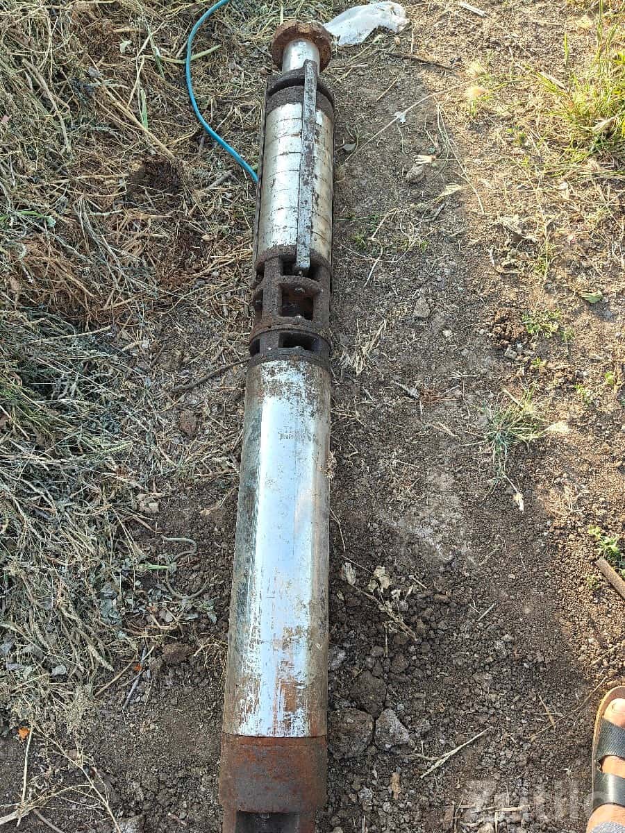 Used Submersible Borewell Water Pump Motor Used Submersible Borewell Water Pump Motor