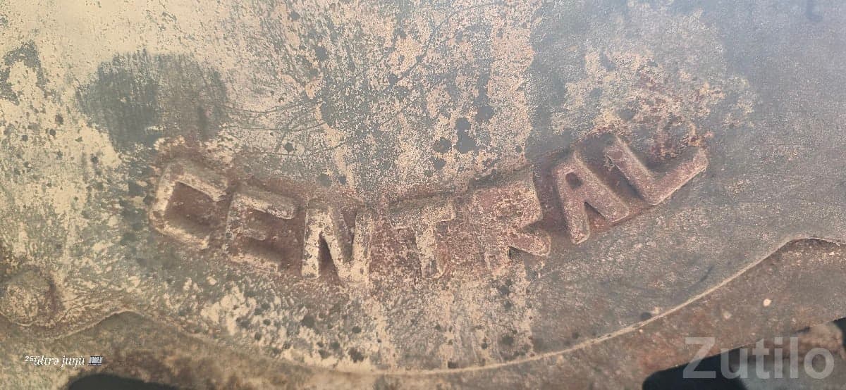 Central 16" Flour Mill with 10HP Motor Central 16" Flour Mill with 10HP Motor