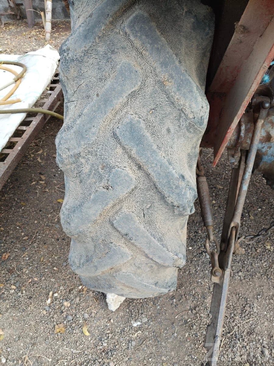 MRF 12.4-28 Tractor Rear Tyre for Sale MRF 12.4-28 Tractor Rear Tyre for Sale
