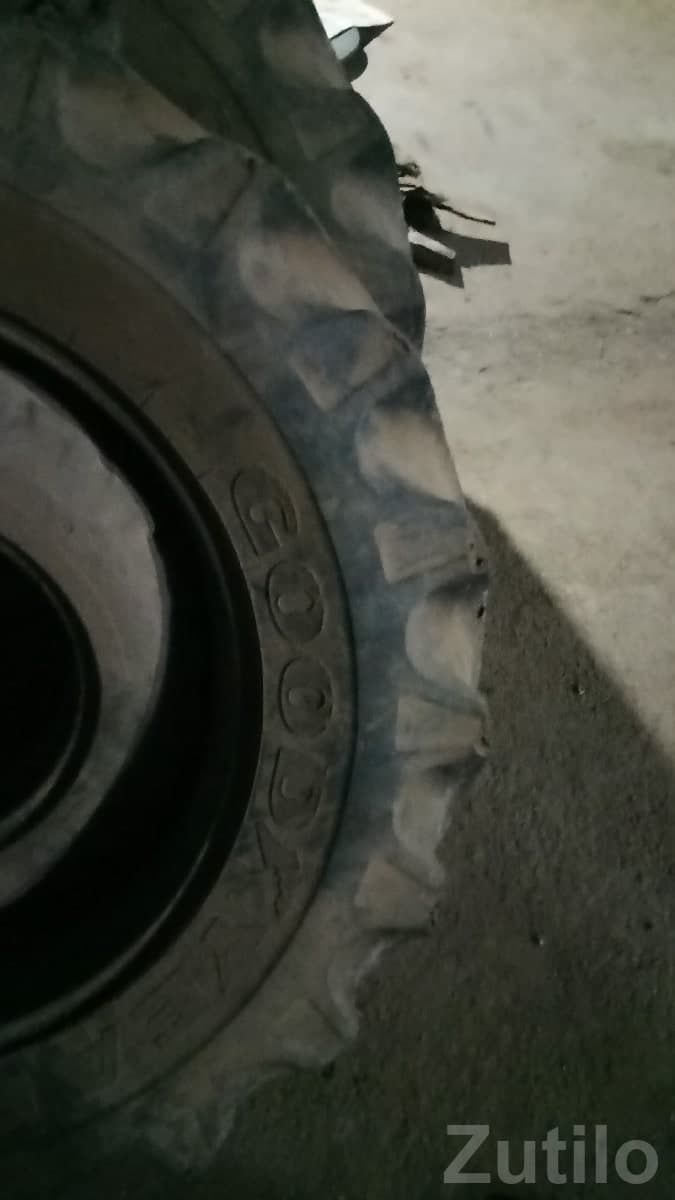 13.6-28 Goodyear Tractor Tyre for Sale 13.6-28 Goodyear Tractor Tyre for Sale