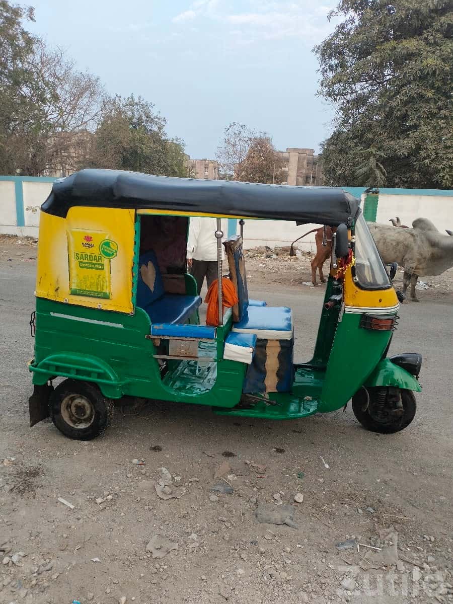 2011 CNG Auto Rickshaw 2011 CNG Auto Rickshaw