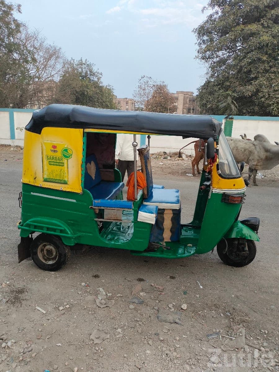 2011 CNG Auto Rickshaw 2011 CNG Auto Rickshaw