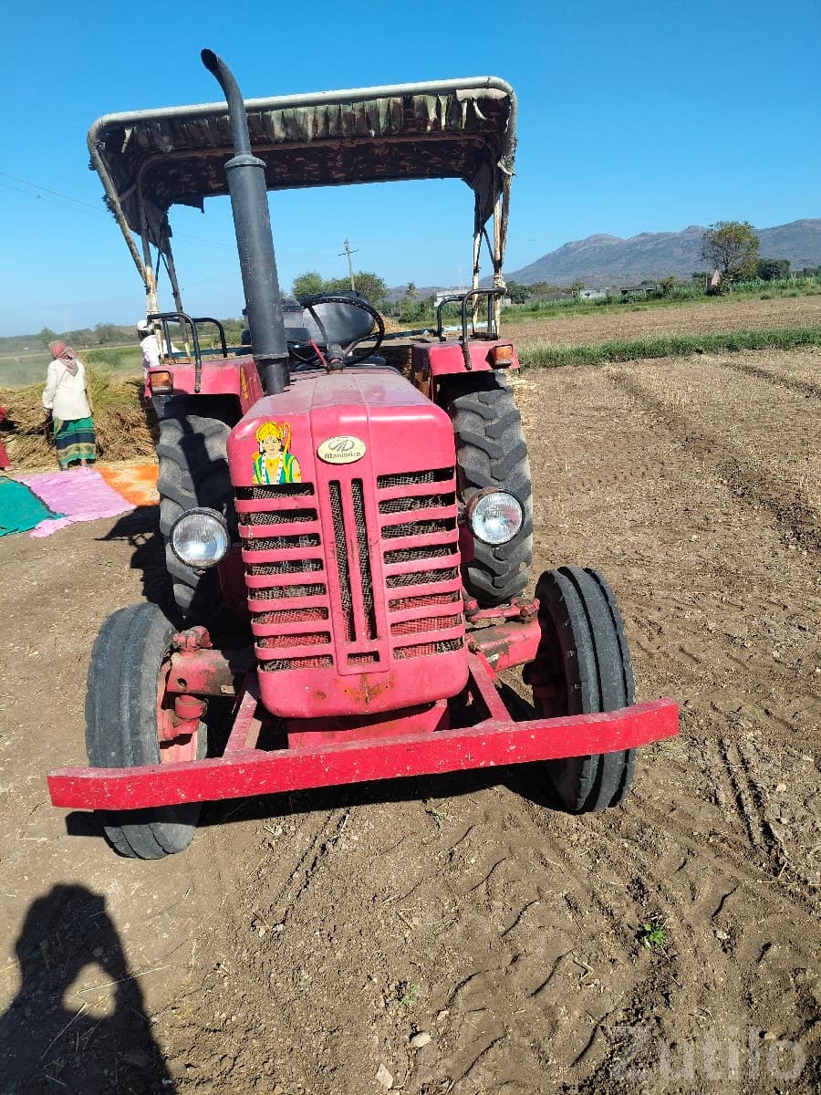 ટ્રેક્ટર વેચવાનું છે ટ્રેક્ટર વેચવાનું છે