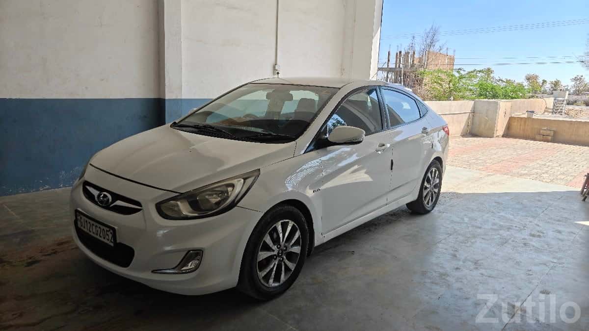 Hyundai Verna 1.6 SX AT 2015 Hyundai Verna 1.6 SX AT 2015