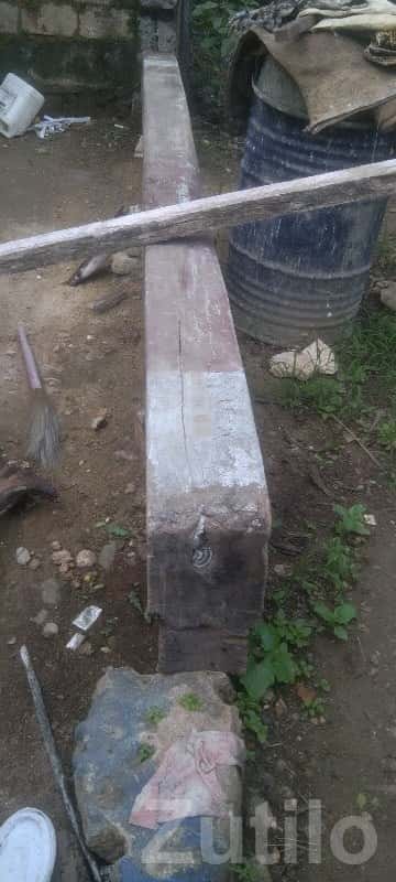 Wooden Beam and 10 Patiya Pieces Wooden Beam and 10 Patiya Pieces