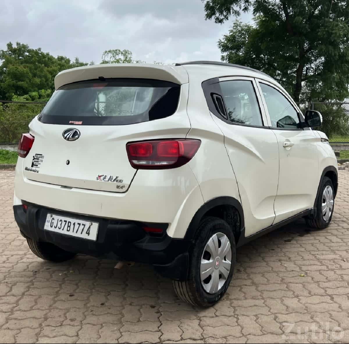 Mahindra KUV100 K2 Plus Petrol 2016 Mahindra KUV100 K2 Plus Petrol 2016