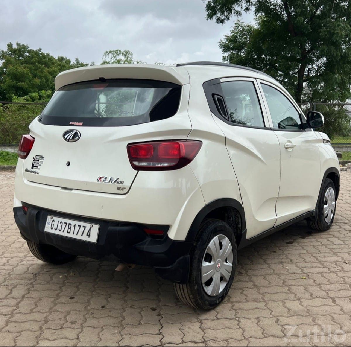 Mahindra KUV100 K2 Plus Petrol 2016 Mahindra KUV100 K2 Plus Petrol 2016