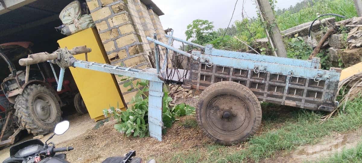 Bullock Cart with Iron Frame and Wooden Body Bullock Cart with Iron Frame and Wooden Body