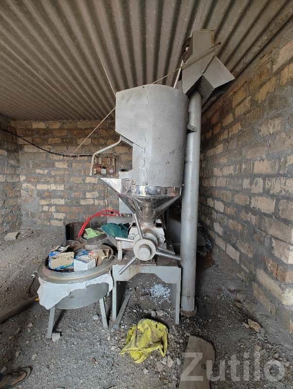 Fully Automatic Mini Ghani Oil Machine Fully Automatic Mini Ghani Oil Machine