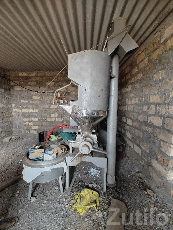 Fully Automatic Mini Ghani Oil Machine Fully Automatic Mini Ghani Oil Machine