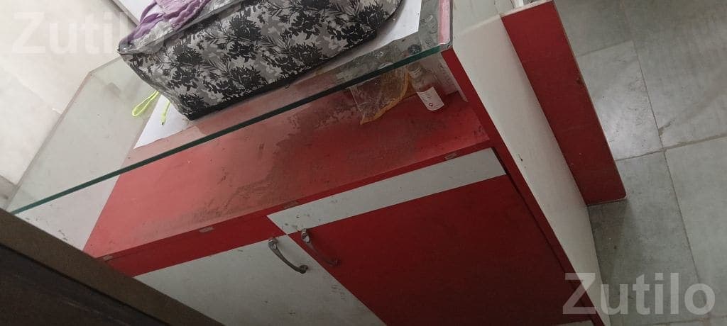 Mobile Shop Counter Table with Glass Top Mobile Shop Counter Table with Glass Top