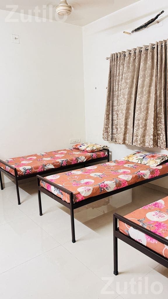 PG Bed Set with Mattress and Cupboard PG Bed Set with Mattress and Cupboard