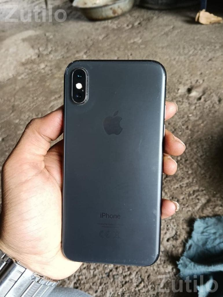 Apple iPhone XS 64GB with Face ID Apple iPhone XS 64GB with Face ID