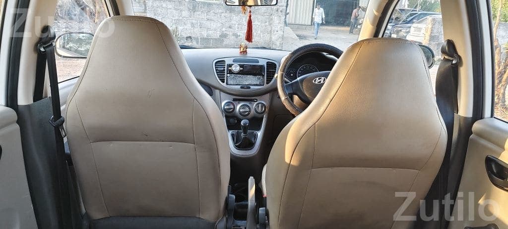 2013 Hyundai i10 CNG Car with Insurance 2013 Hyundai i10 CNG Car with Insurance