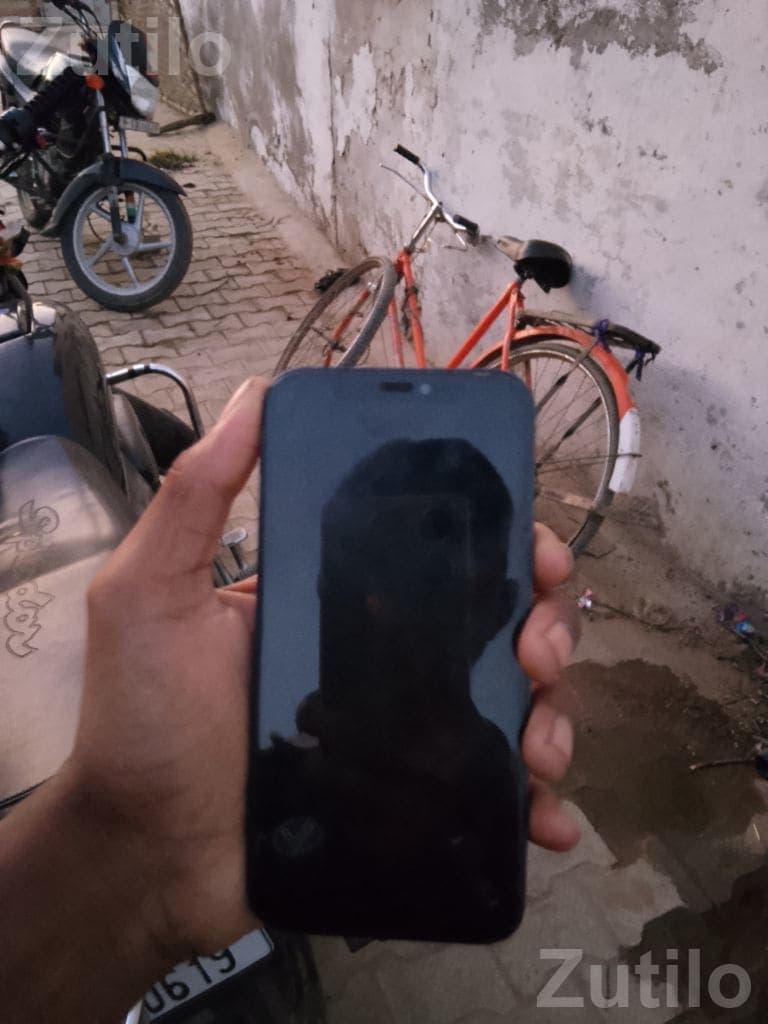 Apple iPhone 12 64GB with Face ID Off Apple iPhone 12 64GB with Face ID Off