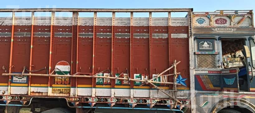 2010 Goods Truck with Running Insurance 2010 Goods Truck with Running Insurance