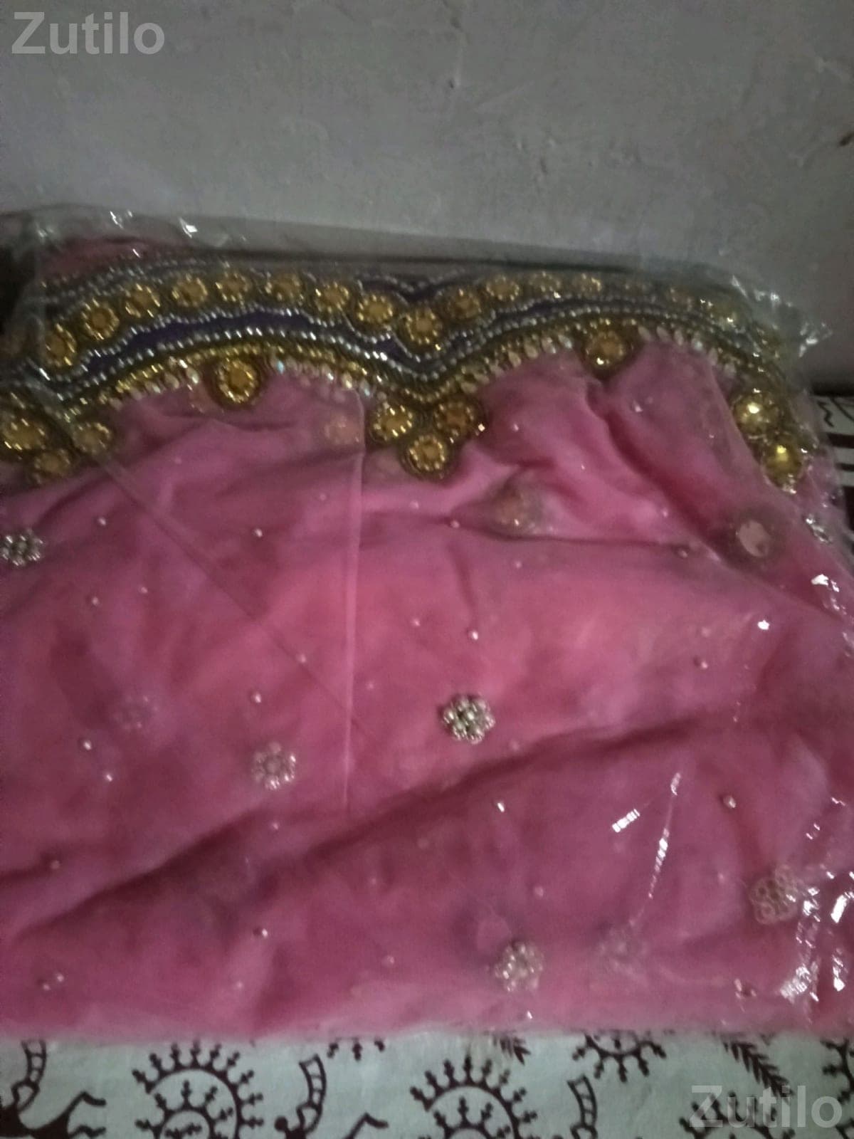 Pink Embroidered Saree with Decorative Border Pink Embroidered Saree with Decorative Border