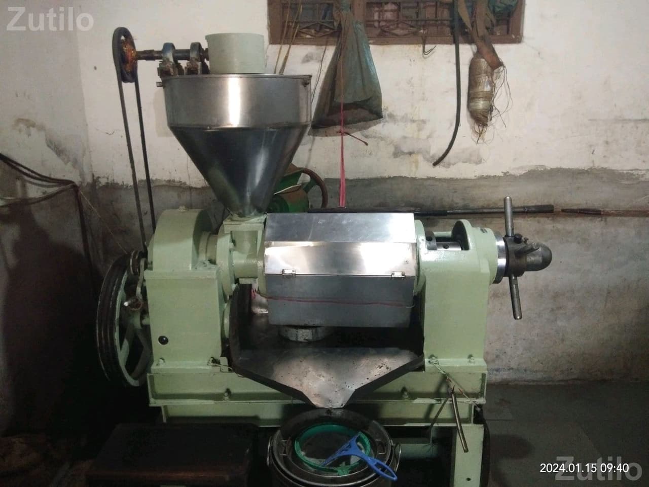 Mini Oil Mill Cold Press Expeller Machine Mini Oil Mill Cold Press Expeller Machine