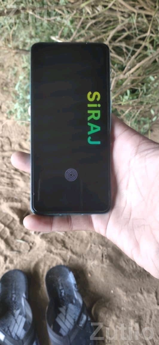 Android Smartphone with In Display Fingerprint Android Smartphone with In Display Fingerprint