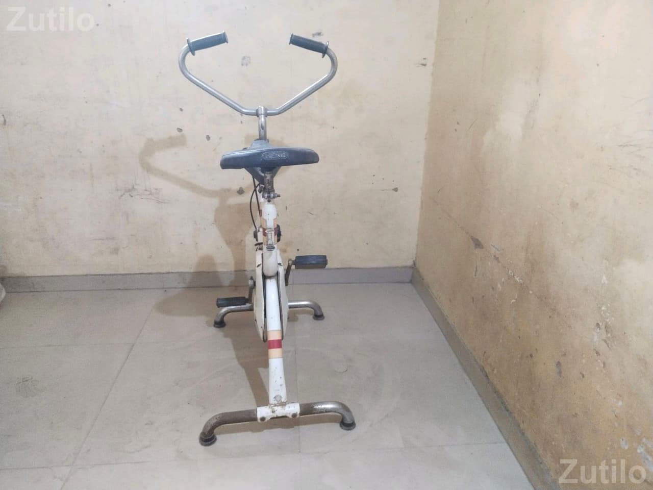 Exercise Cycle for Home Gym Use Exercise Cycle for Home Gym Use
