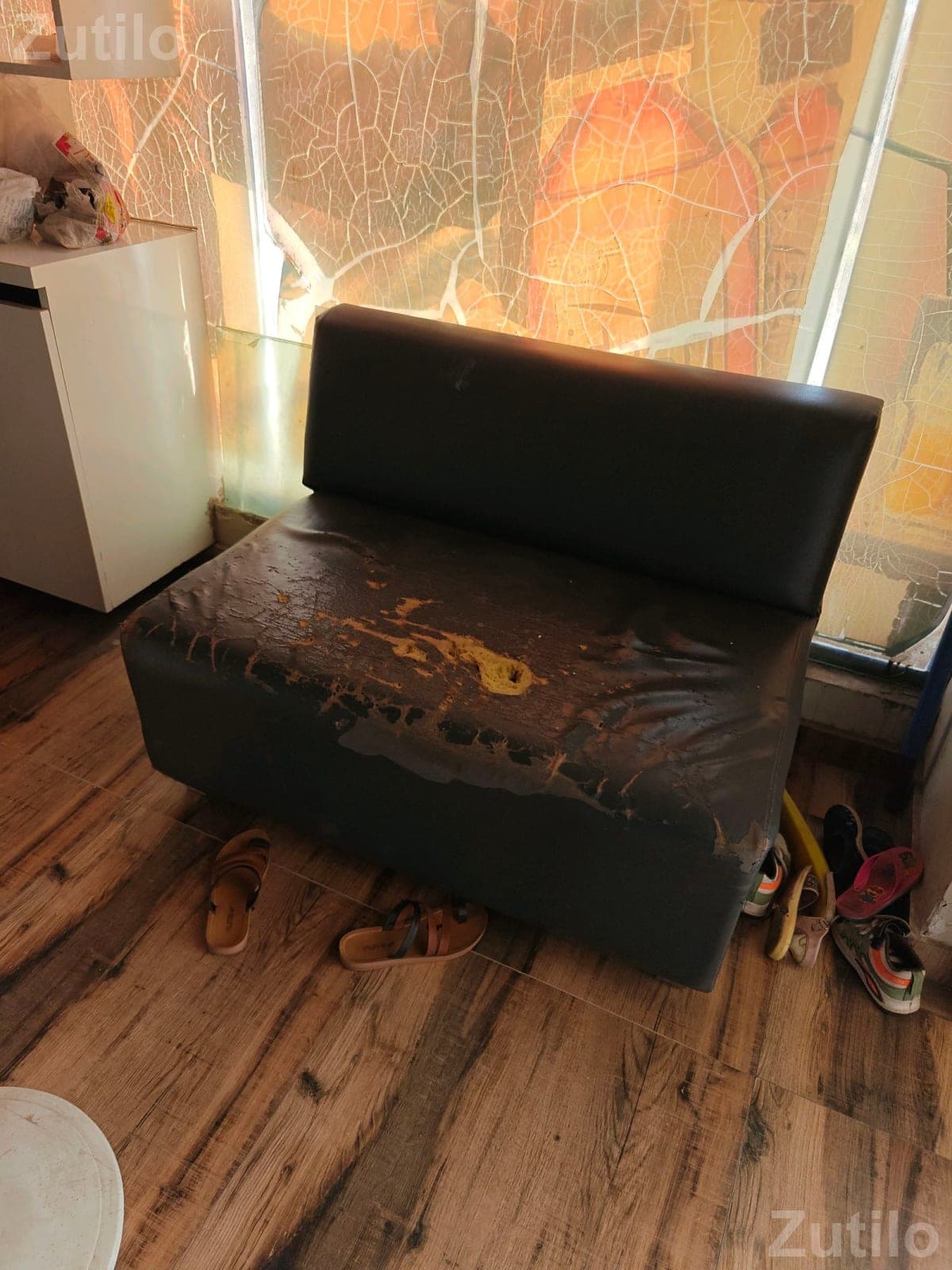 Salon Furniture Set with Chairs Sofa and Mirrors Salon Furniture Set with Chairs Sofa and Mirrors