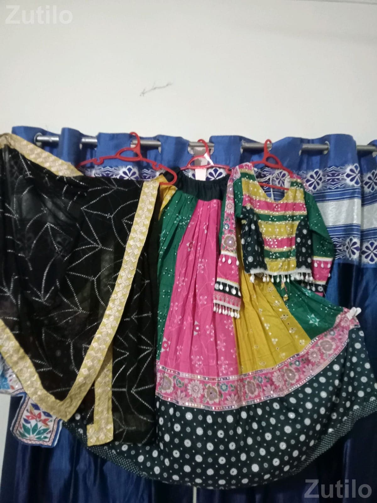 Women's Saree and Dress Set One Time Use Women's Saree and Dress Set One Time Use